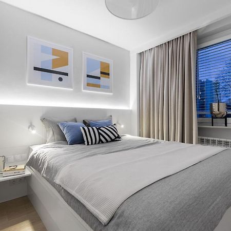 Apartament Bielany 3 Min From Metro With 5-Meals Per Day Diet Catering, Air Conditioning And Free Parking Warschau Exterior foto