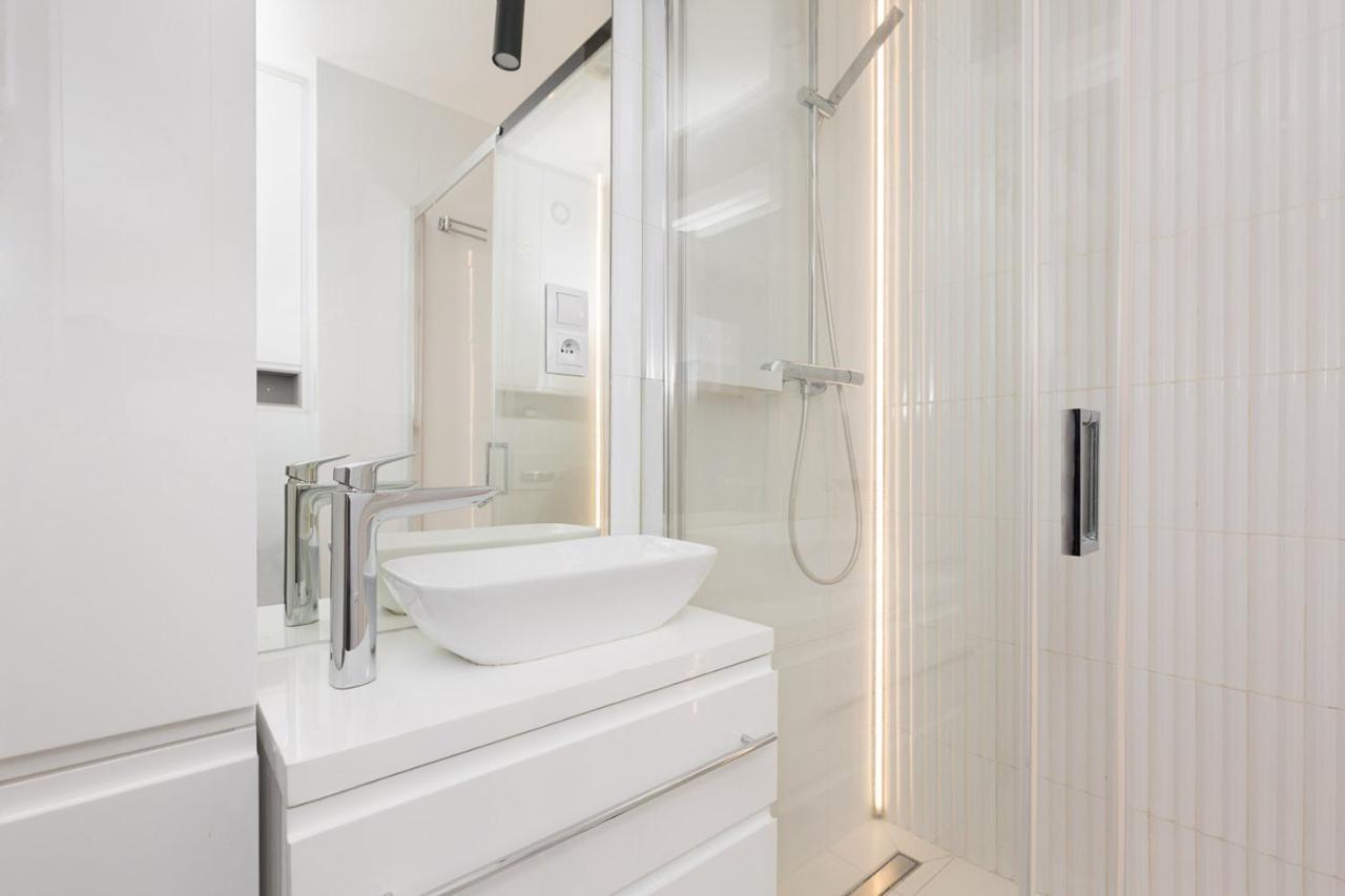 Apartament Bielany 3 Min From Metro With 5-Meals Per Day Diet Catering, Air Conditioning And Free Parking Warschau Exterior foto